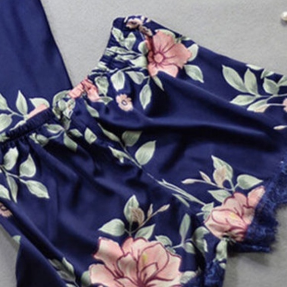 2 Piece Satin Sexy - Picture 3 of 3